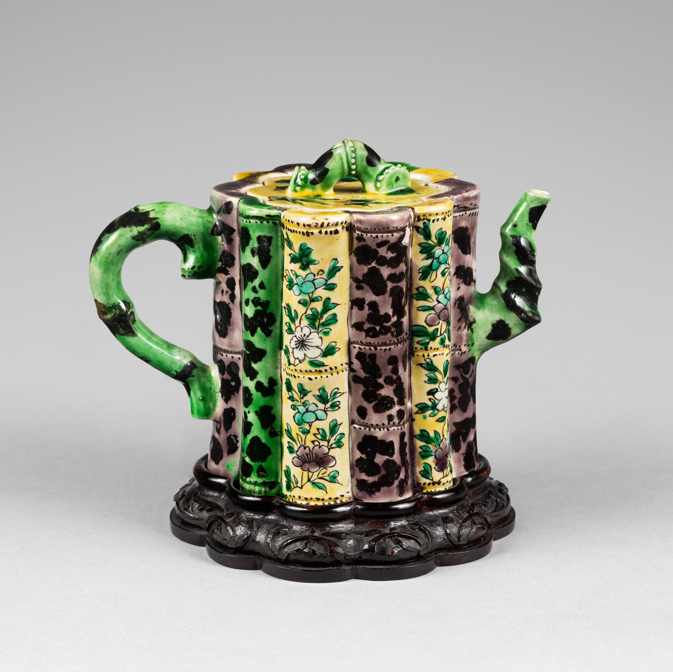 teapot-china-kangxi-porcelain-bamboo