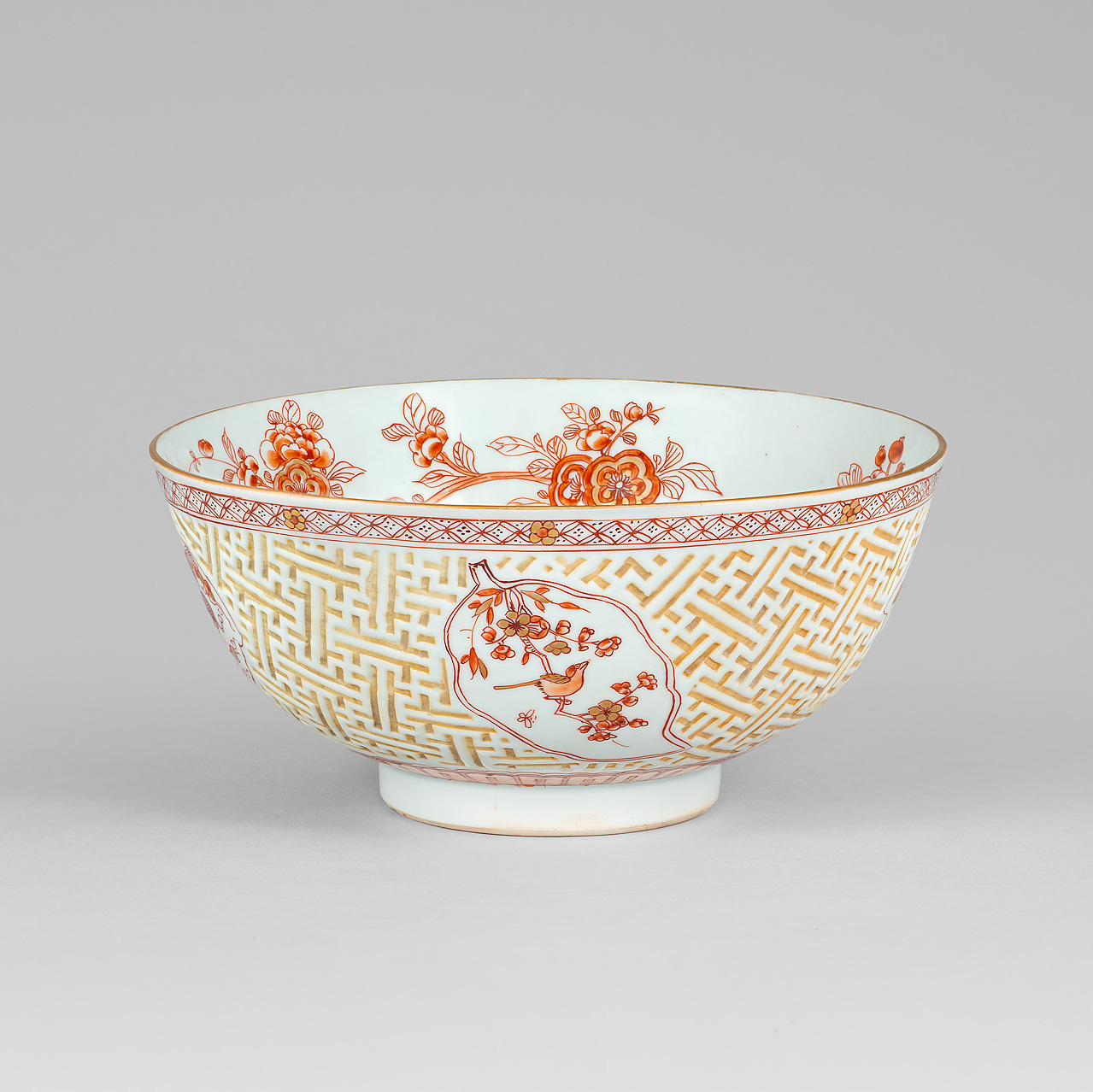 gilt iron red decorated bowl China Kangxi